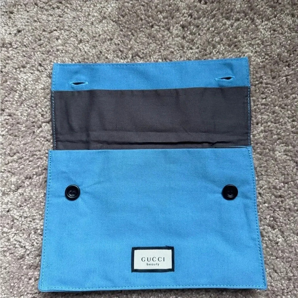 NEW Gucci Beauty Blue Canvas Envelope Style Bag - Picture 6 of 13